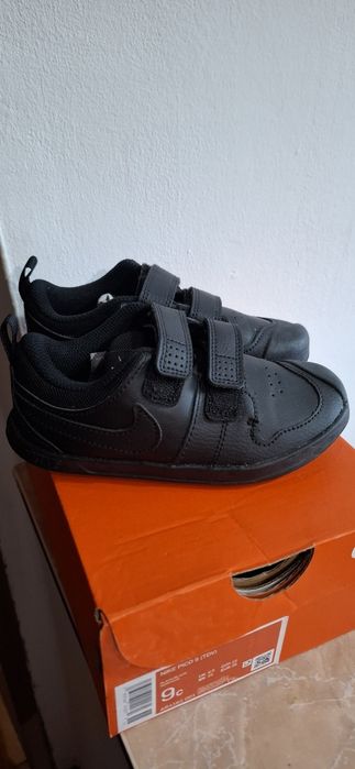 Încălțări nike marimea 25 (15cm)