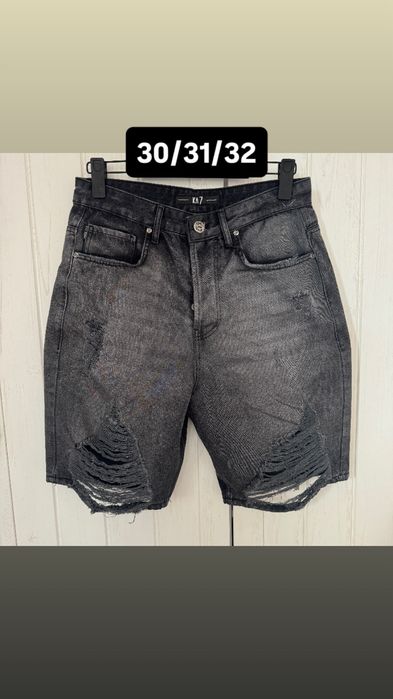 Къси дънки от марките Dsquared2, Black Island и Armani.