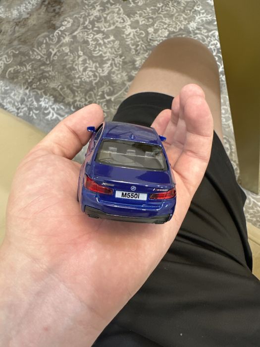 Моделька бмв м550