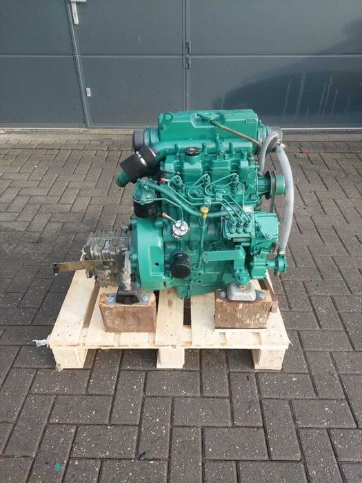 Motor marin Volvo Penta MD2040 cu tablou de bord