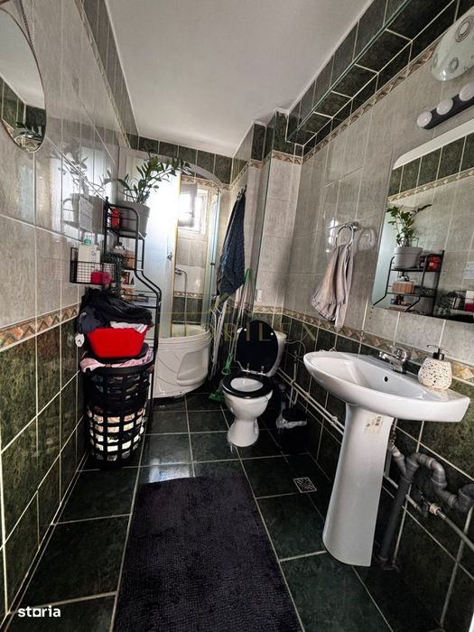 Apartament cu o camera decomandat ,zona UMF