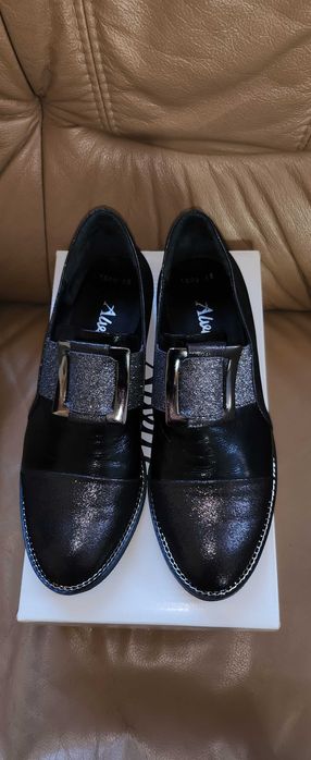 Дамски елегантни обувки.