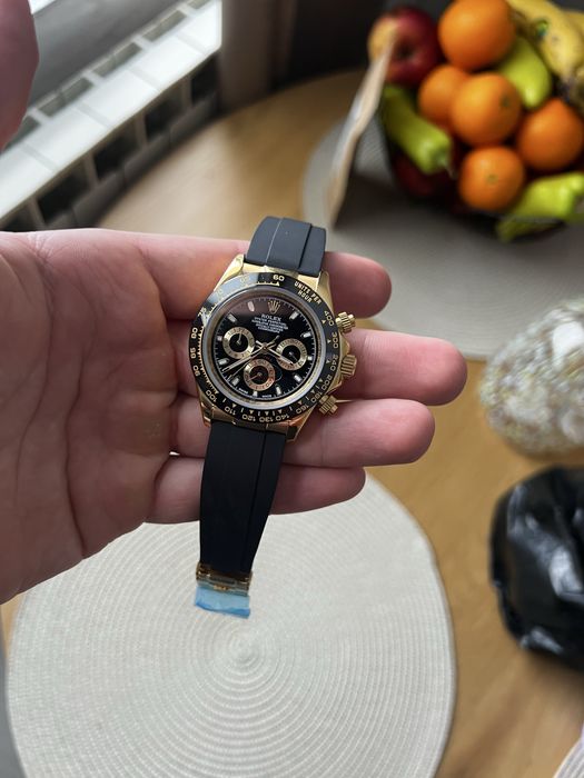 Rolex Daytona Cosmograph Gold and Black Dial 40 mm Rubber Strap