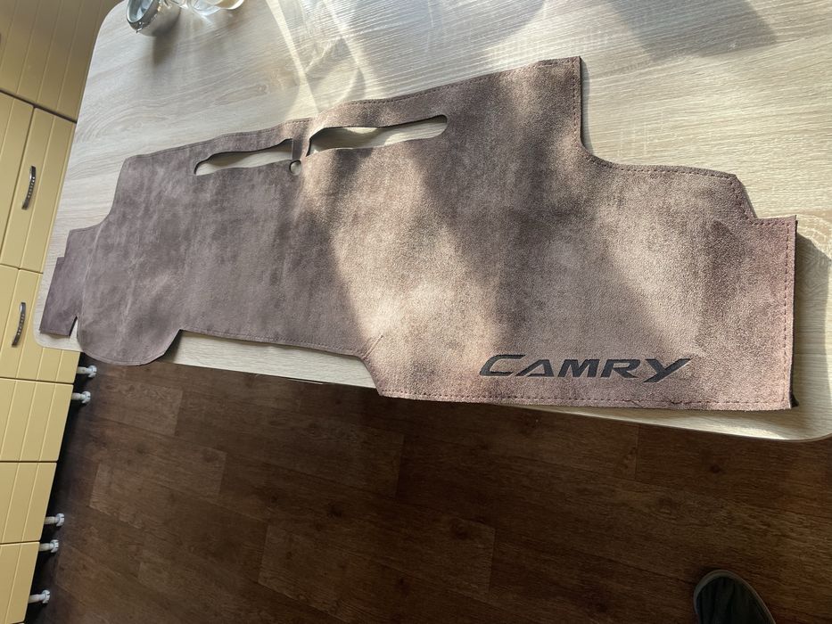 Накидка на панель Camry 70