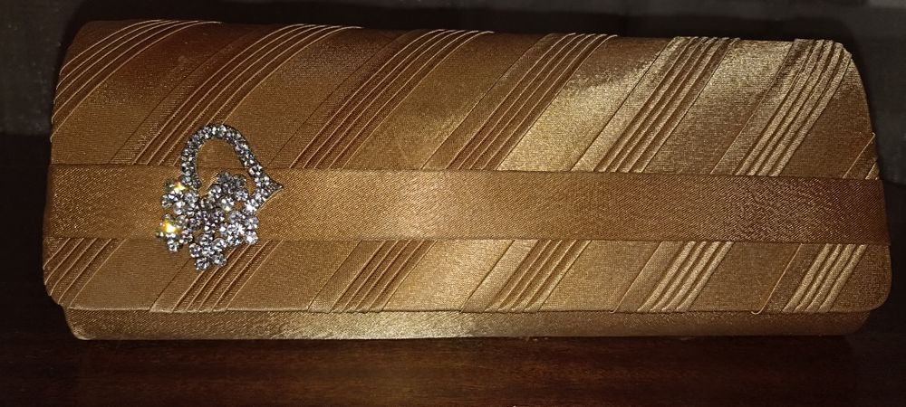 Срочно продам клатчи