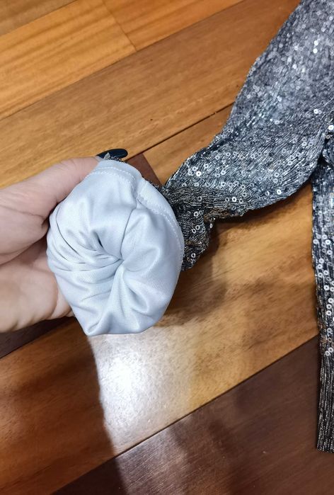 Скъсен топ Зара от пайети