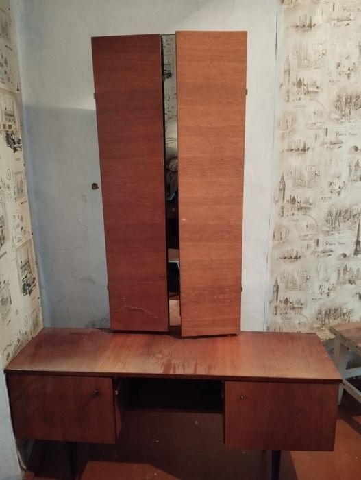 Продам трельяж в хорошем состоянии