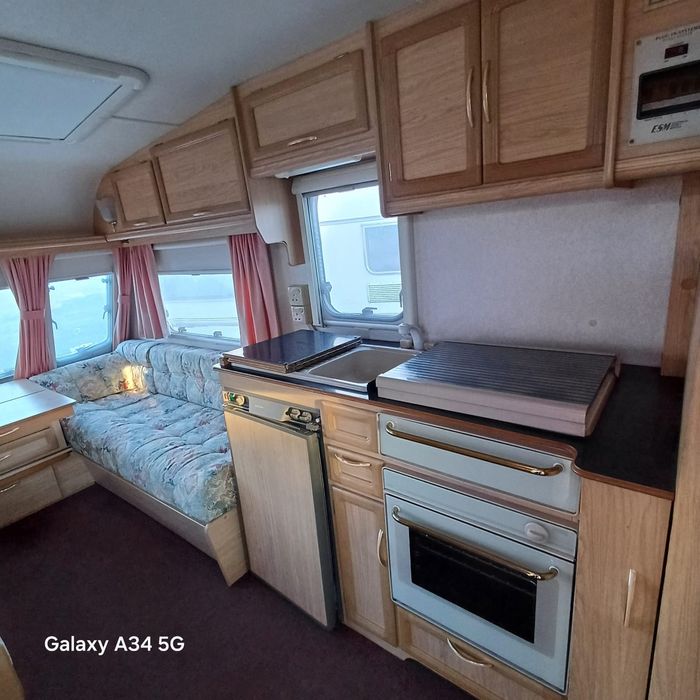 rulota de vanzare Swift 2001 neinmatriculata, mica și usoara