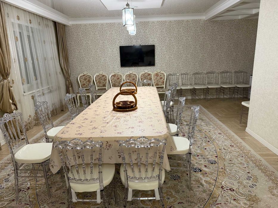 Сдается 8-ми комнатная квартира