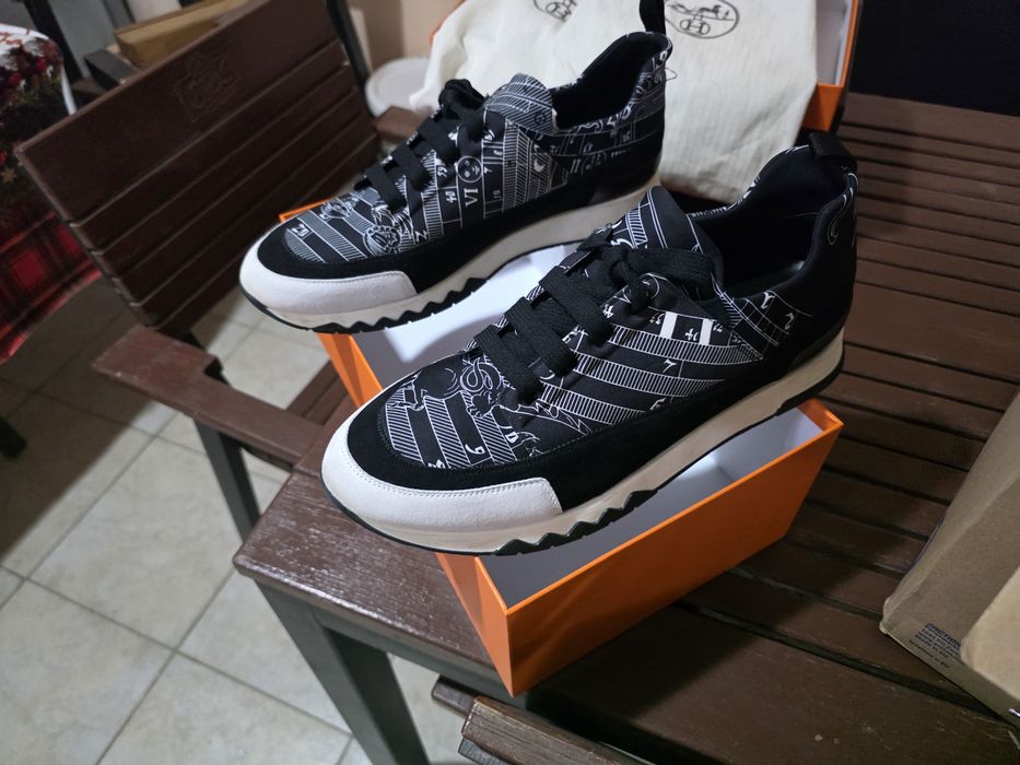 Vând adidași originali Hermes 44 1/2