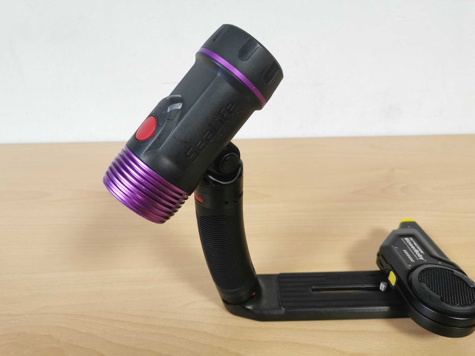 Осветление за наблюдение при гмуркане и флуоресцентна фотография