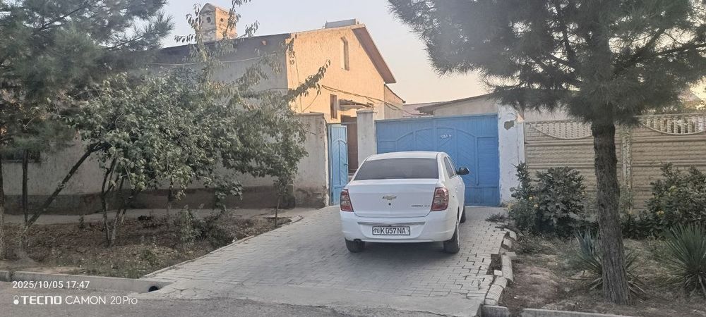 6сотих котеж сотилади