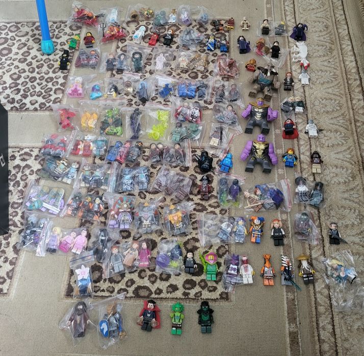 Продам фигурки лего  разное.