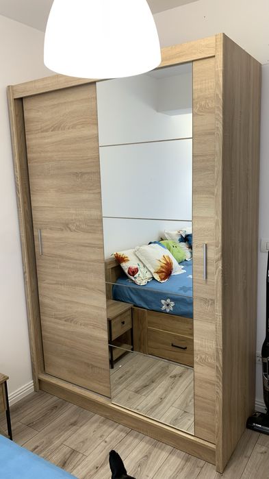 Dulap cu usi glisante