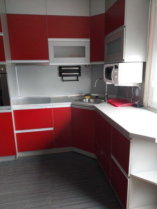 Дава се под наем Тристаен апартамент в София, Център - 68 кв.м за 550 € - Снимка #2