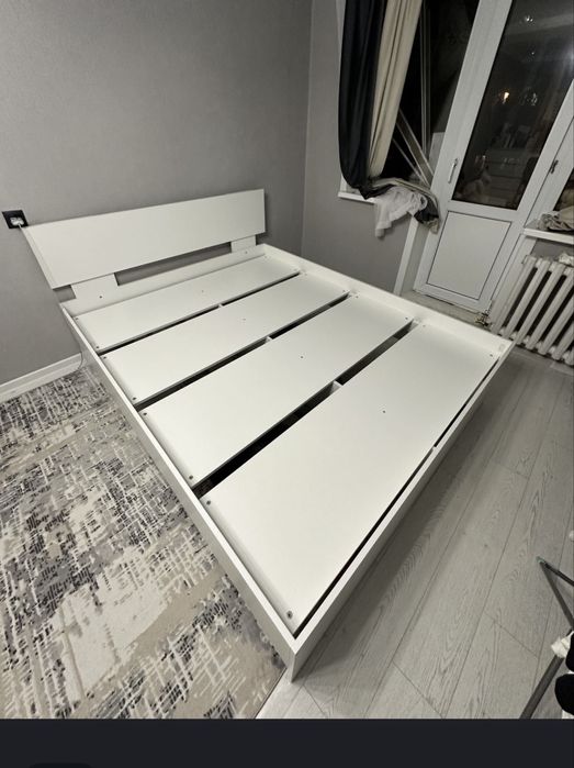 Продам 2х спальную кровать