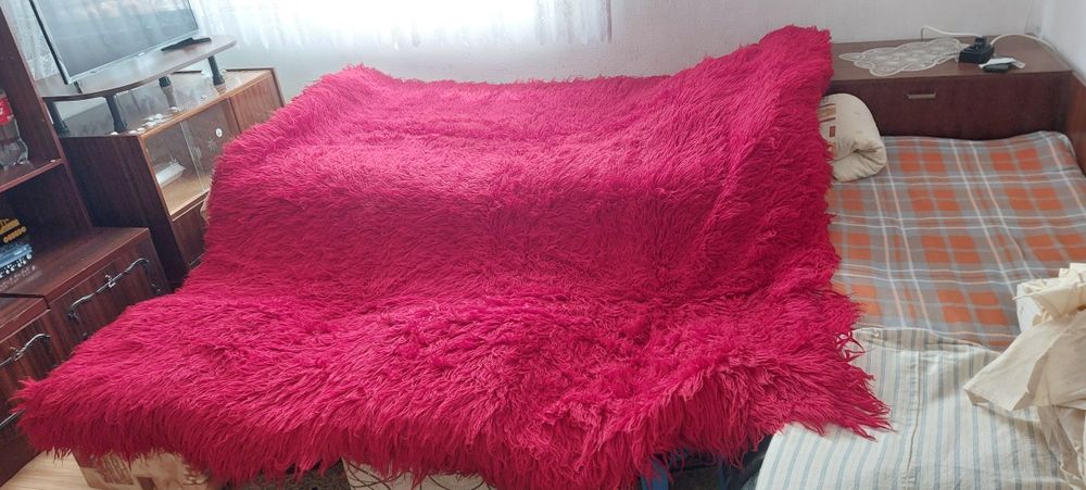 Китеник от вълна червен