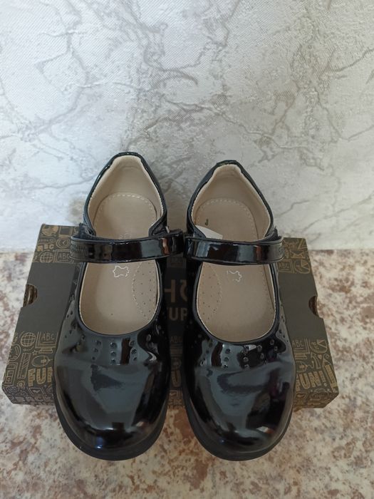 Продам туфли для девочки, макасины для мальчика