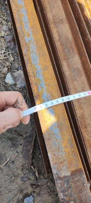 У г о л ь н и к  металл