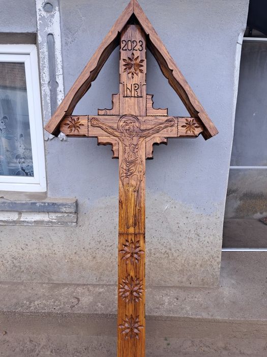 Troite Salcam, lemn