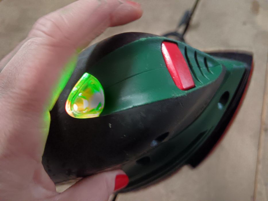 Șlefuitor BOSCH, acumulator și încărcător incluse