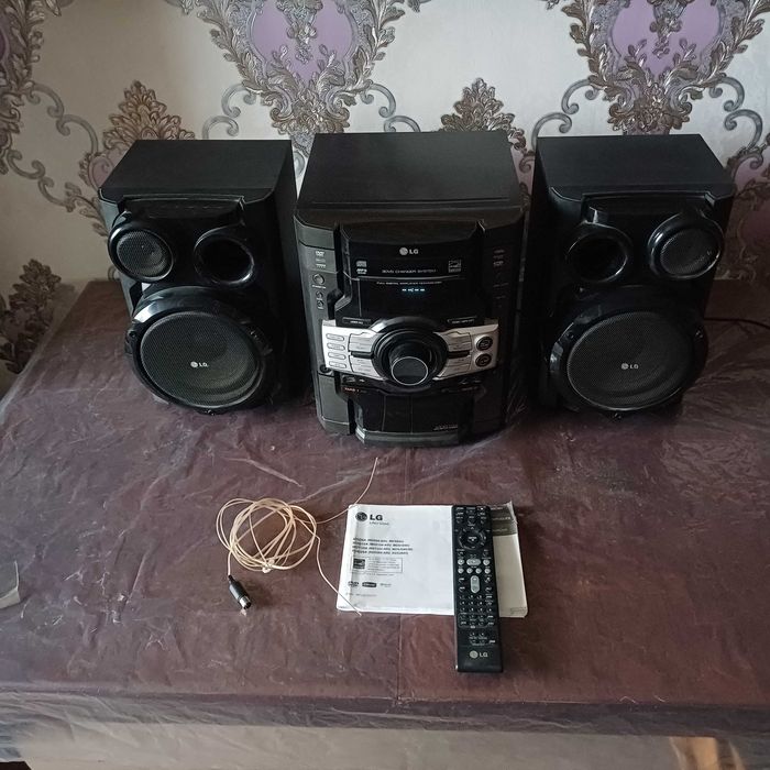 Продам музыкальный центр LG
