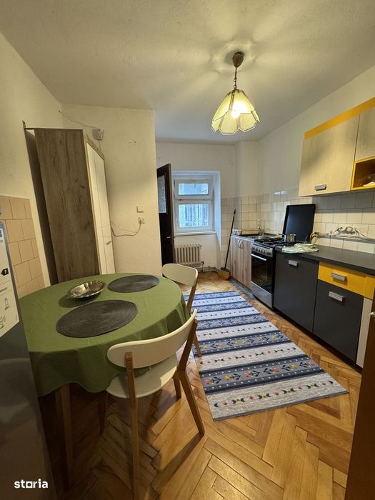 Apartament spatios , etaj 1 !