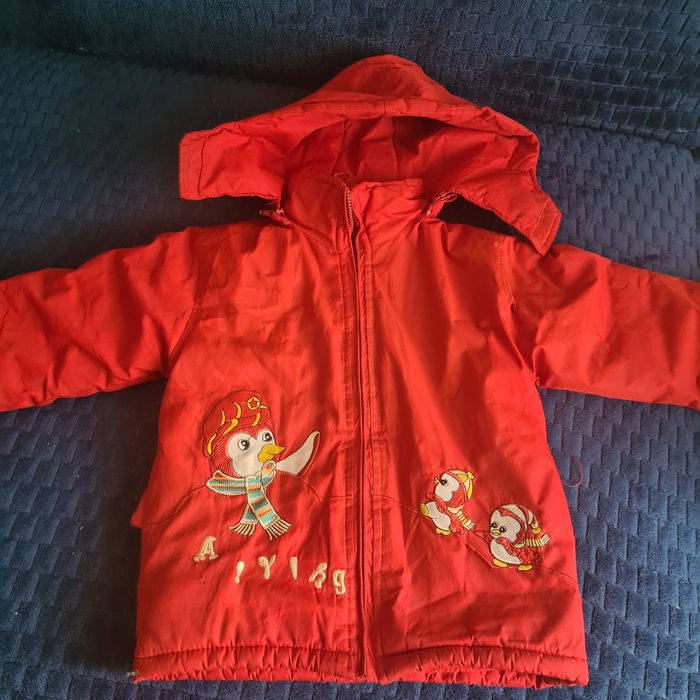 Продам  куртку осень на 4-5лет