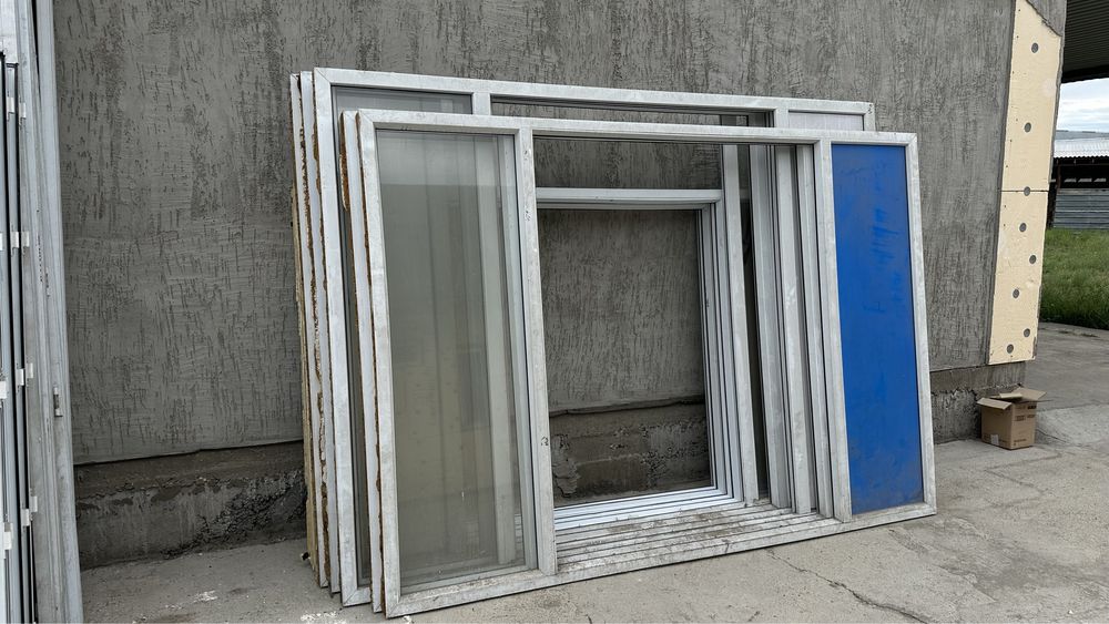 Пластиковые витражи двери