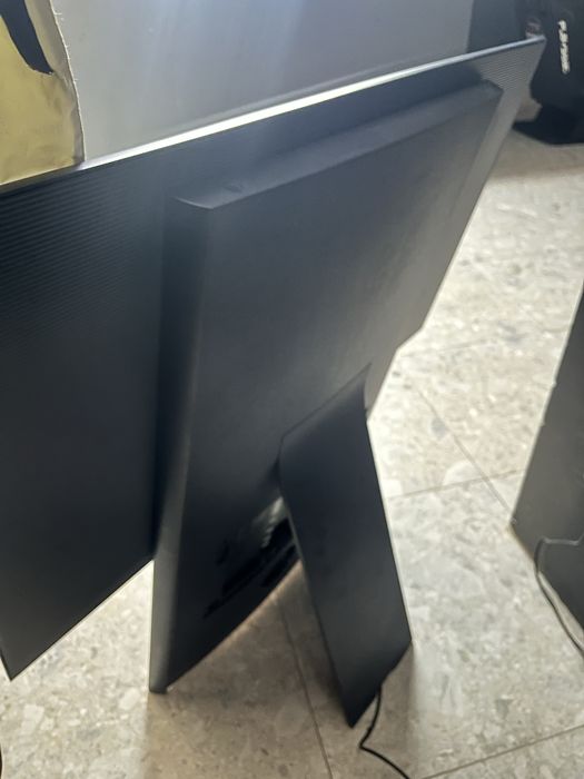 Продам телевизор Samsung The Sero