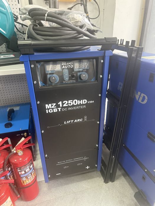 Сварочный аппарат “RILAND” MZ 1250 HD. для дуговой сварки под флюсом