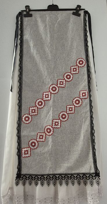 Costum popular de dama