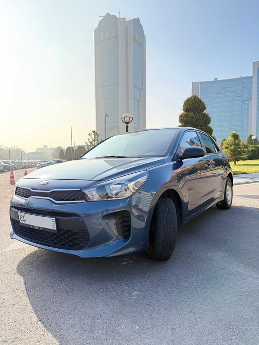 Продается Kia Rio 2018г (82,528 тыс пробег) Цвет Синий Дымчатый