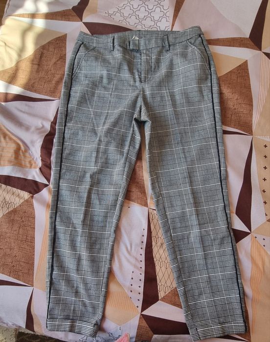 Pantaloni de damă