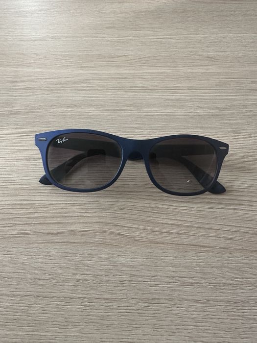 Ochelari de soare Ray Ban din carbon
