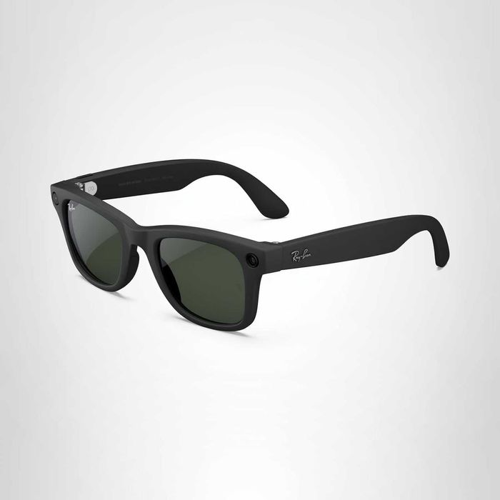 Ray-Ban Meta Wayfarer Matte Black Transitions Clear → Graphite Green