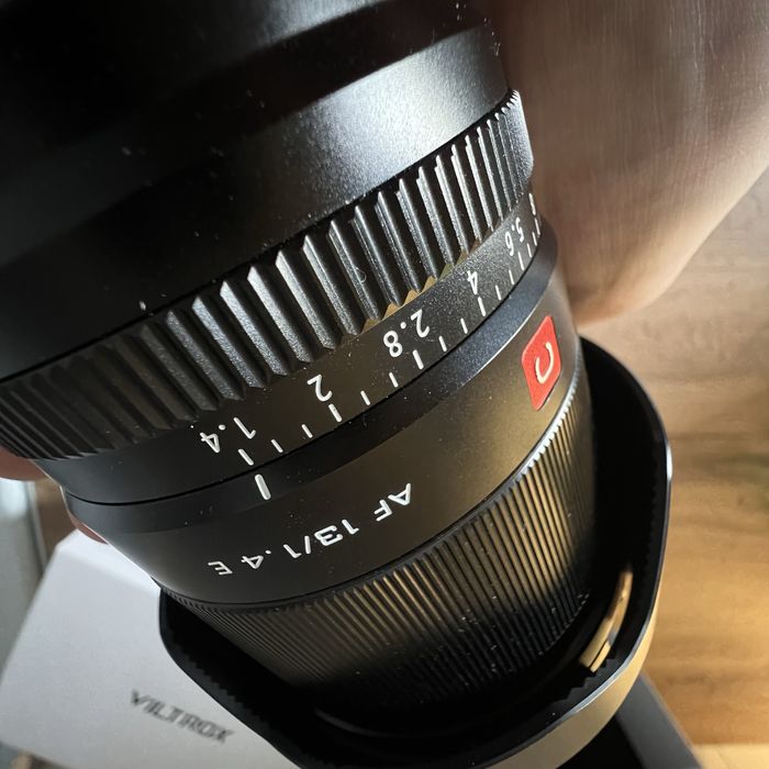 продам Viltrox 13mm f/1.4 Sony E
