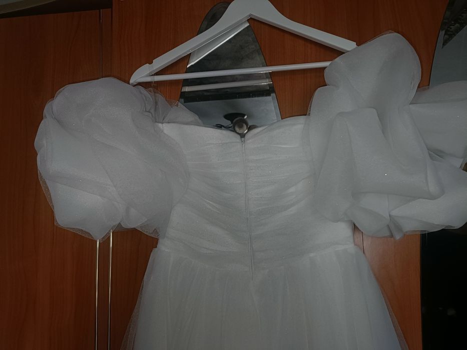 Vând rochie de mireasă.