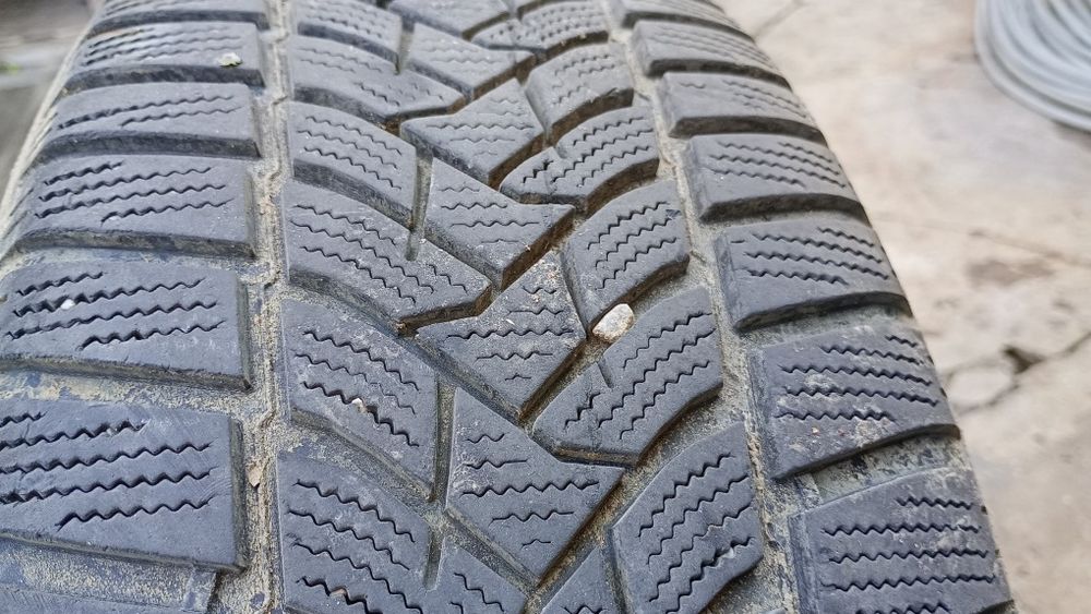 Vând roți Duster iarnă