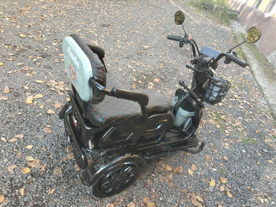 Продам трицикл Amba
