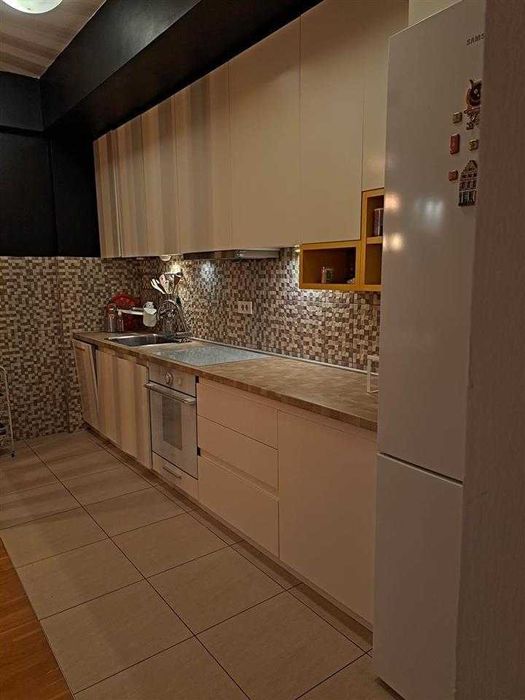 Дава се под наем Двустаен апартамент в Бургас, Братя Миладинови - 59 кв.м за 204 € - Снимка #1