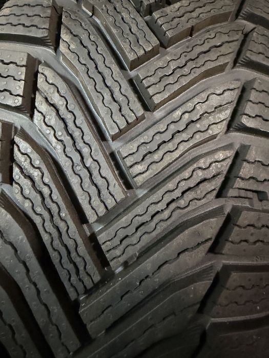 225/55/16 Michelin НОВИ 4бр дот21