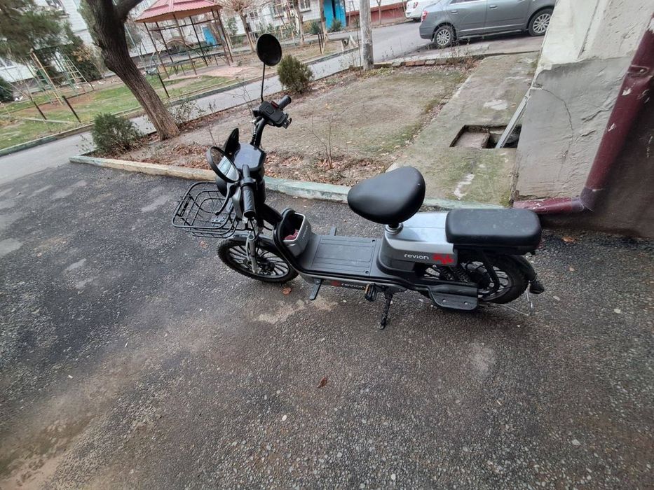 Skuter sotiladi narxi keliwiladi