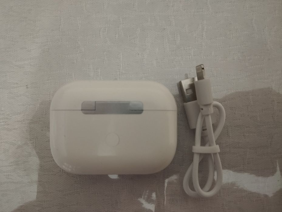 Продам AirPods pro