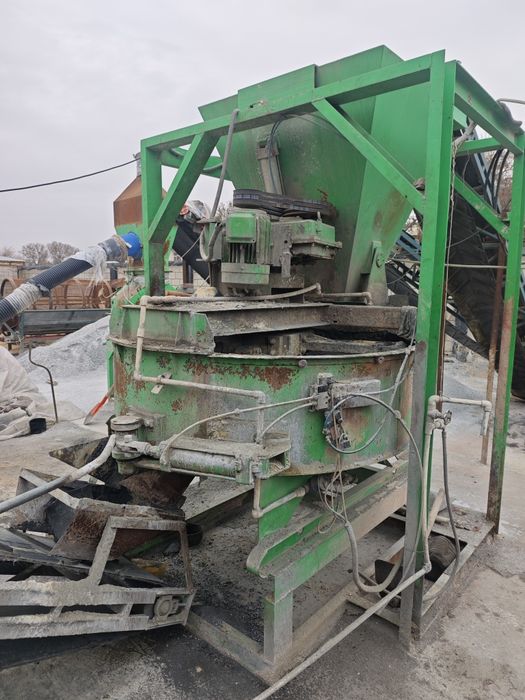 Срочно продам пресса, бетона мишалка, колунь, котел паровой, и многое!