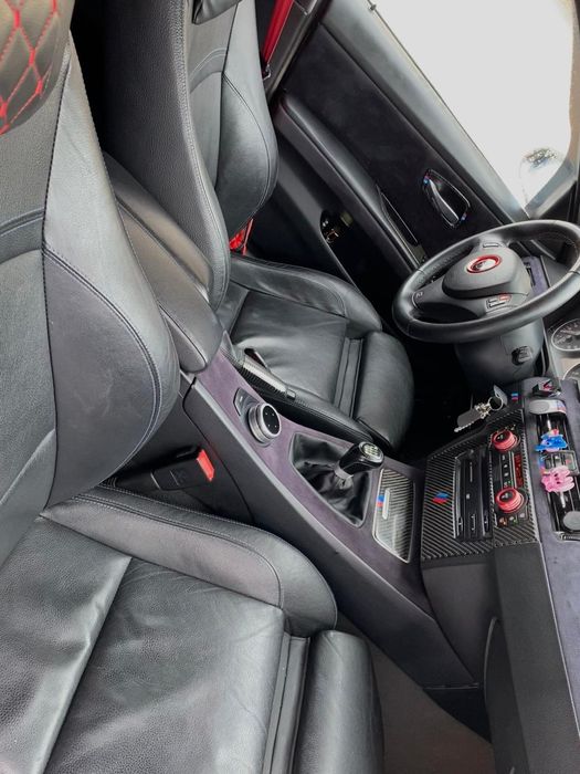 Seria 3 E90 – 2005, manual, 2.0d  de 163hp

Vând BMW E90, an 2005,