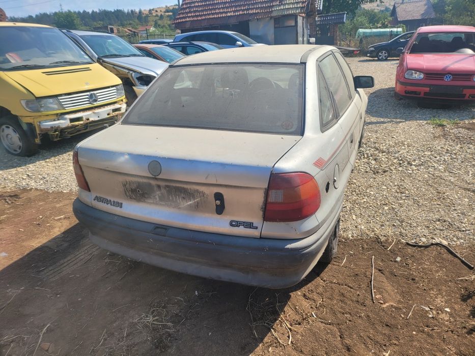 Опел астра 1.6 на части/opel astra 1.6 na chasti