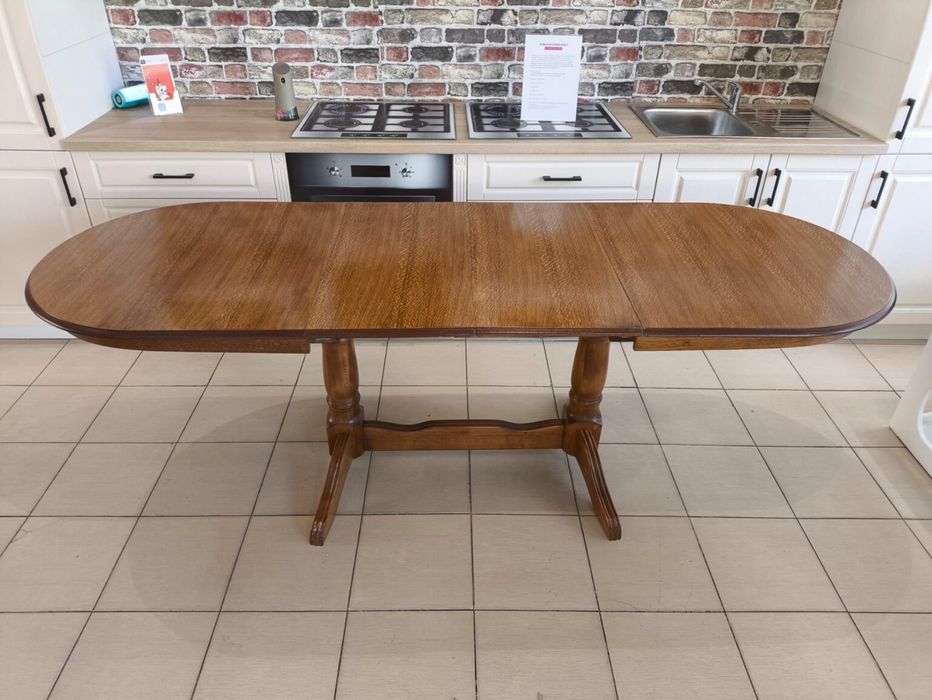 Masa extenzibila din stejar impecabila pret 2000 lei