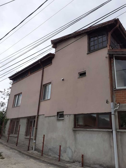 ДВУЕТАЖНА КЪЩА в кв. Тракийски, гр. Хасково
