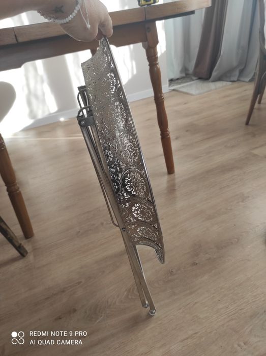 Сгъваема метална масичка